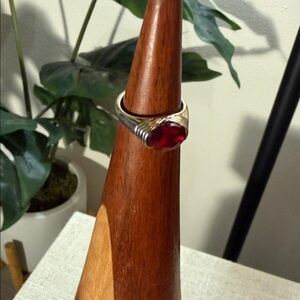 Costume ring red glass oval stone Elegant Ring